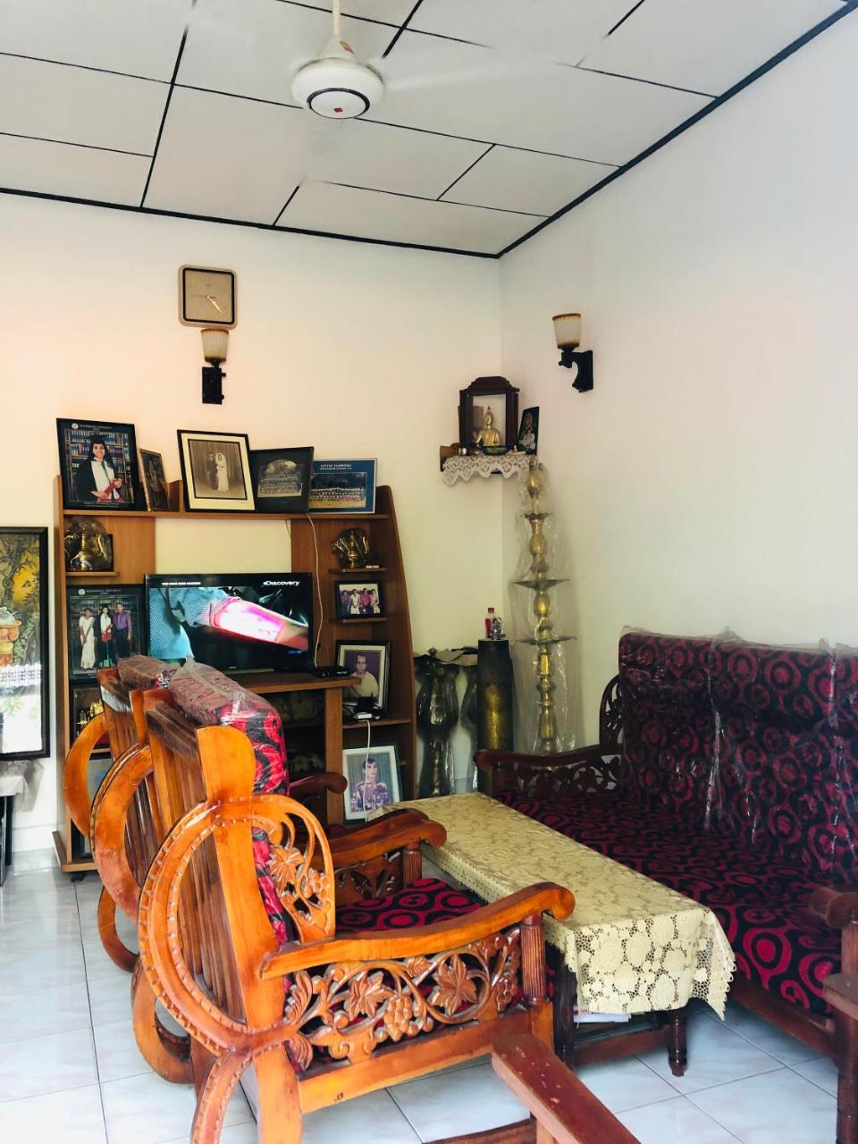Hikkaduwa Backyard Beach Homestay Galle Exterior foto