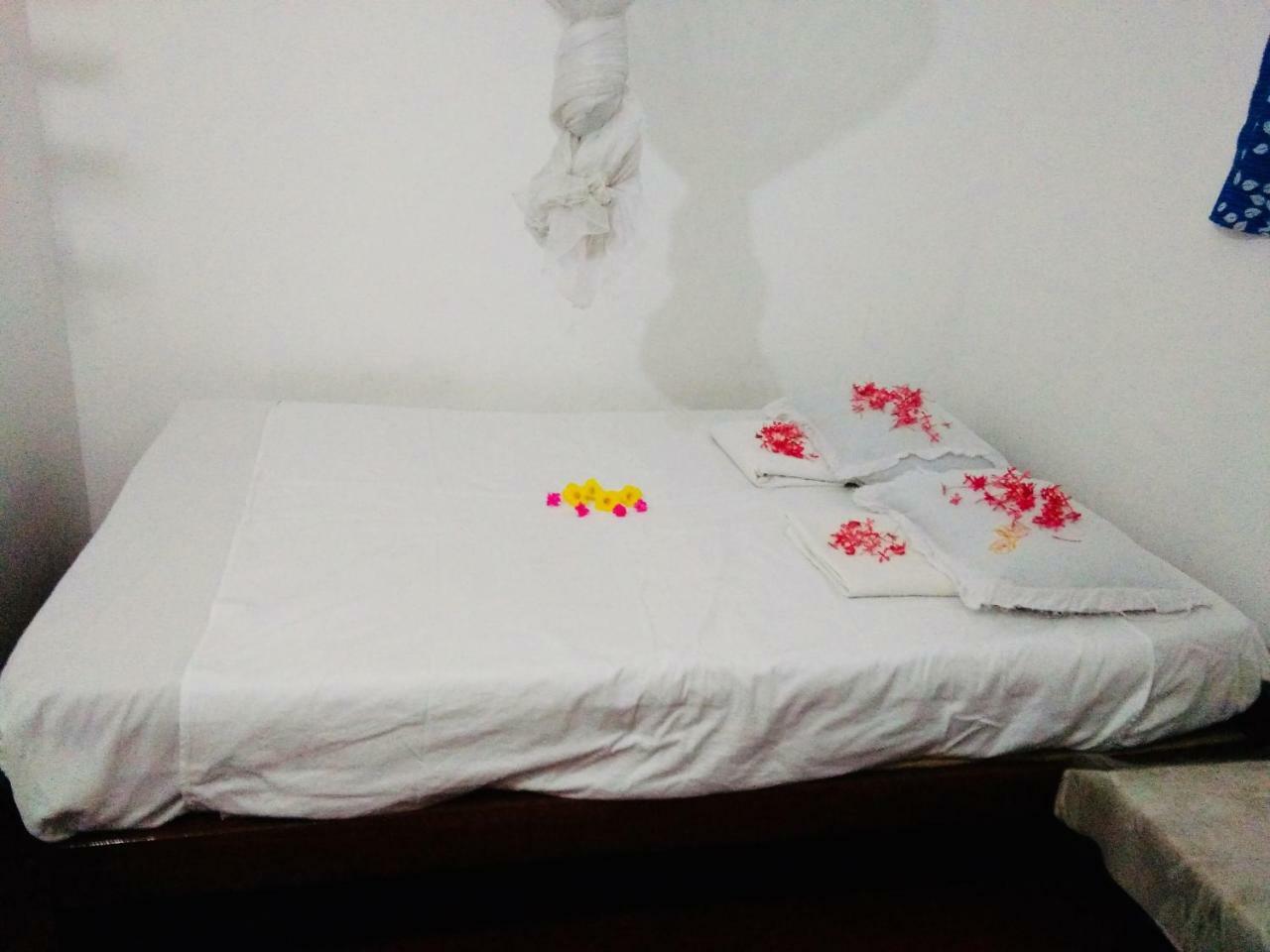 Hikkaduwa Backyard Beach Homestay Galle Exterior foto