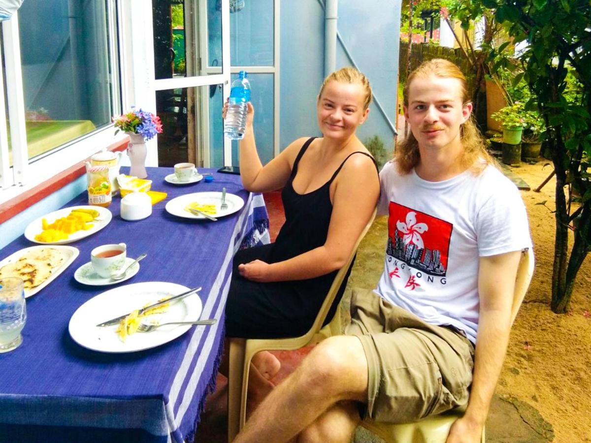 Hikkaduwa Backyard Beach Homestay Galle Exterior foto