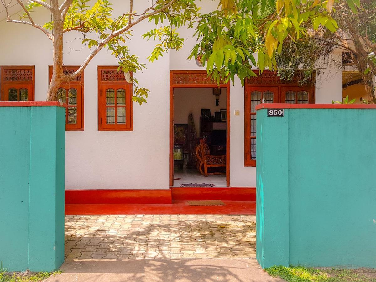 Hikkaduwa Backyard Beach Homestay Galle Exterior foto