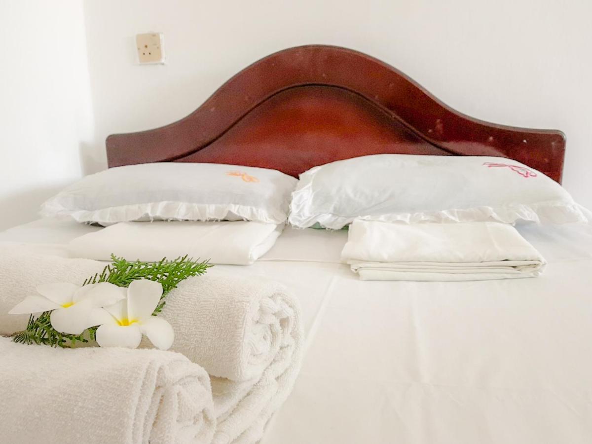 Hikkaduwa Backyard Beach Homestay Galle Exterior foto