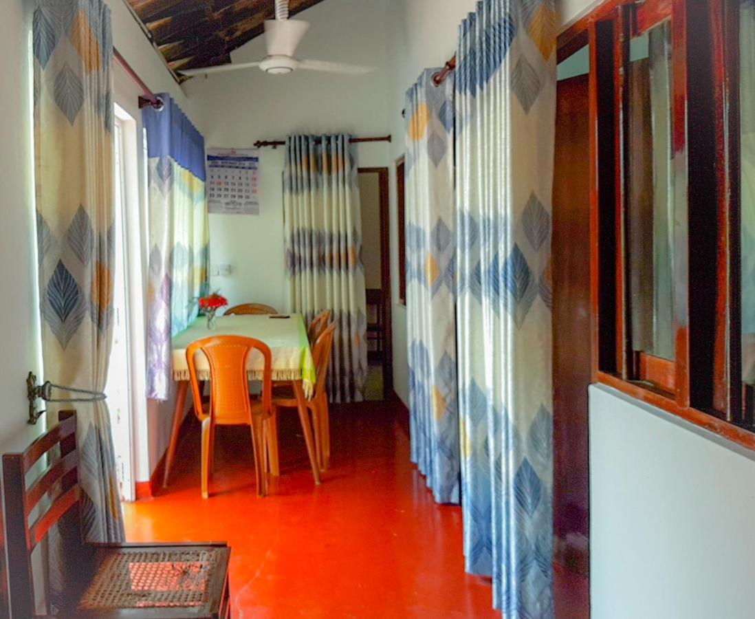 Hikkaduwa Backyard Beach Homestay Galle Exterior foto